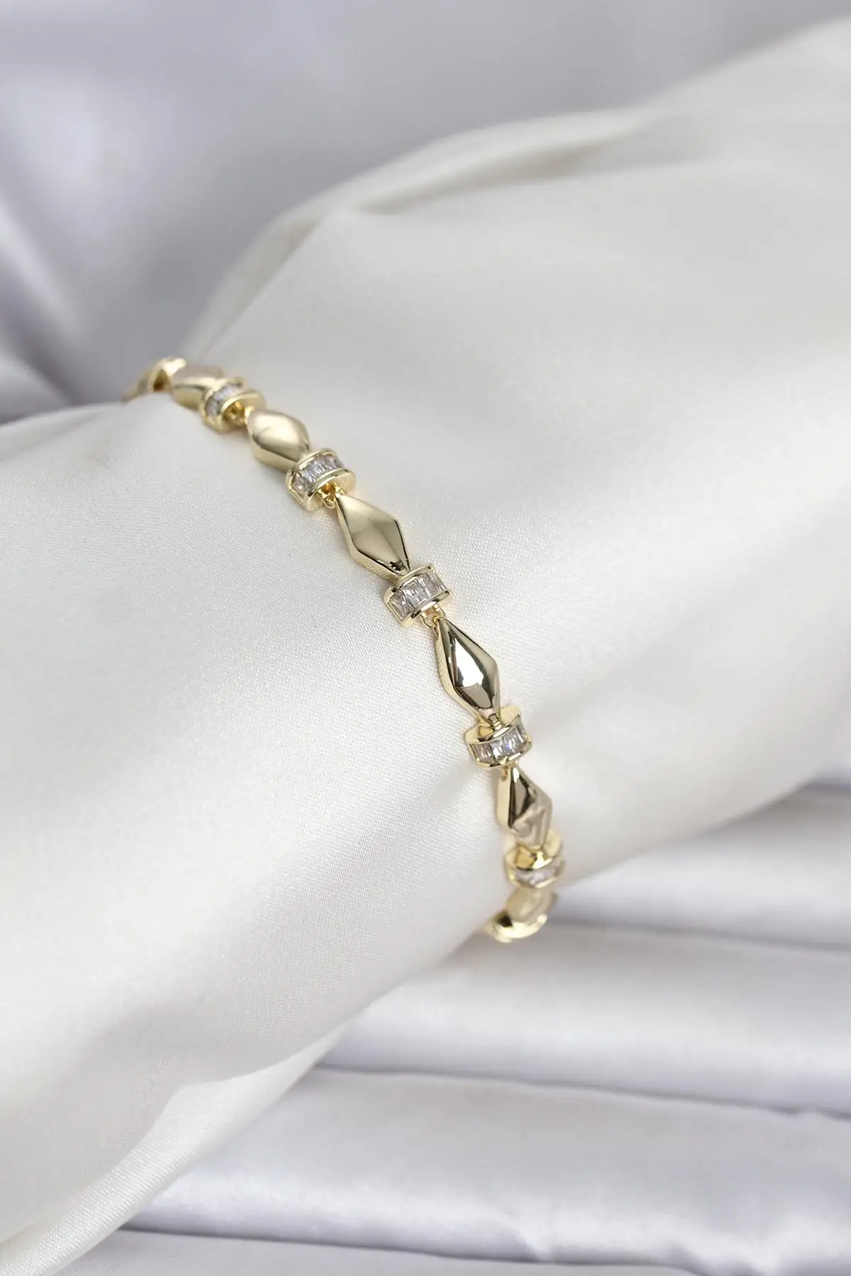 Xuping Sütun Model Kadın Bileklik