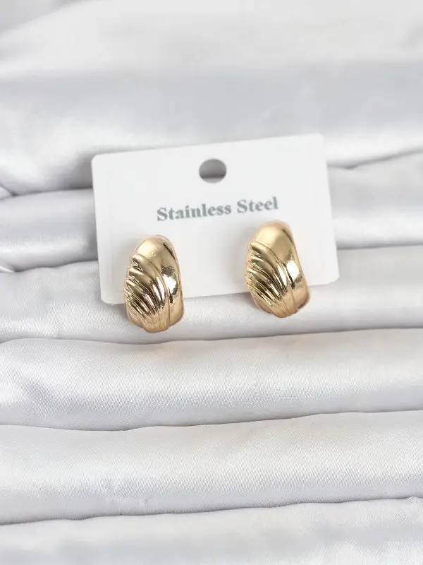316L Çelik Gold Renk Desenli Yarım Halka Model Kadın Küpe