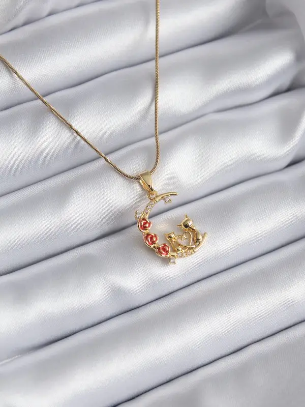 316L Çelik Gold Renk Hilal Kedi Model Zirkon Taşlı Detay Kadın Kolye