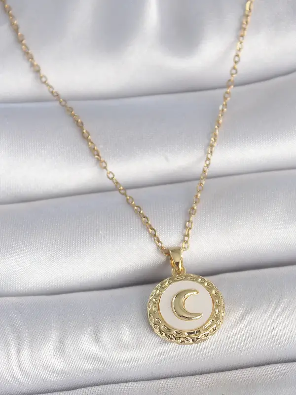316L Çelik Gold Renk Zincir Beyaz Mineli Hilal İşlemeli Madalyon Model Kadın Kolye