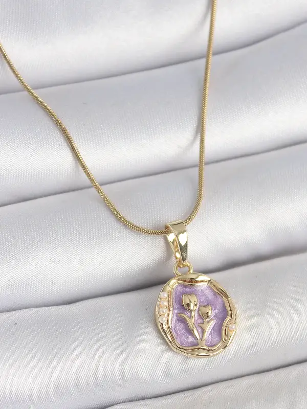 316L Çelik Gold Renk Zincir Mor Mineli Çiçek İşlemeli Portre Model Kadın Kolye