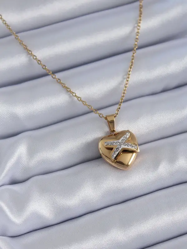 316L Çelik Gold Renk Zirkon Detay Kalp Model Kadın Kolye