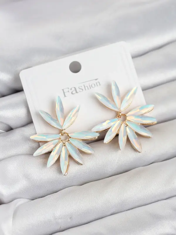 Beyaz Renk Kristal Taşlı Lotus Model Kadın Küpe