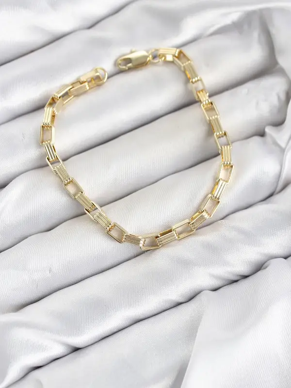 CM Kare Halka Model Gold Renk Pirinç Kadın Bileklik