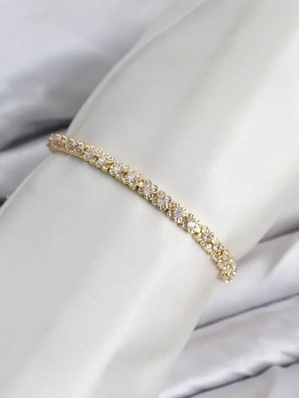 CM Model Zirkon Taşlı VIP Seri Gold Renk Pirinç Kadın Bileklik