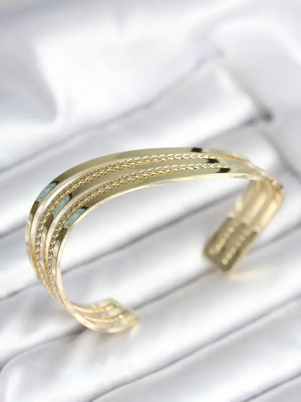 Eğik Şerit Model Gold Renk Pirinç Kadın Bileklik