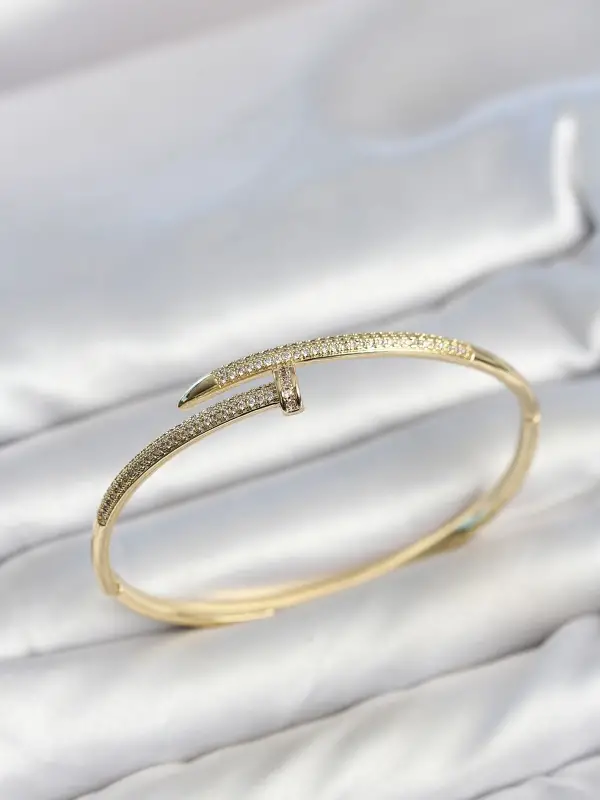 Gold Renk Çivi Model Zirkon Taşlı Kadın Kelepçe Bileklik