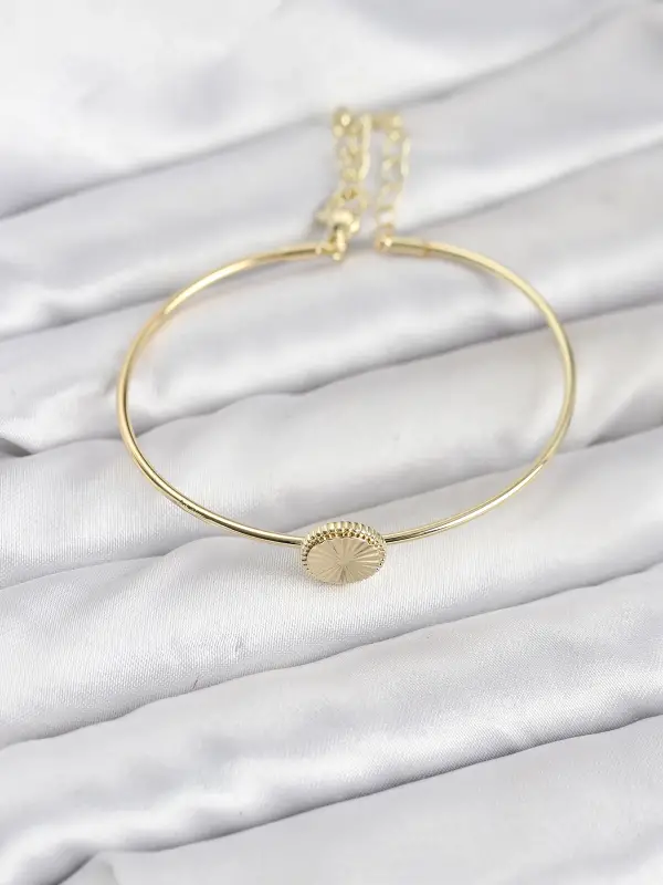Gold Renk Pirinç Model Kadın Bileklik