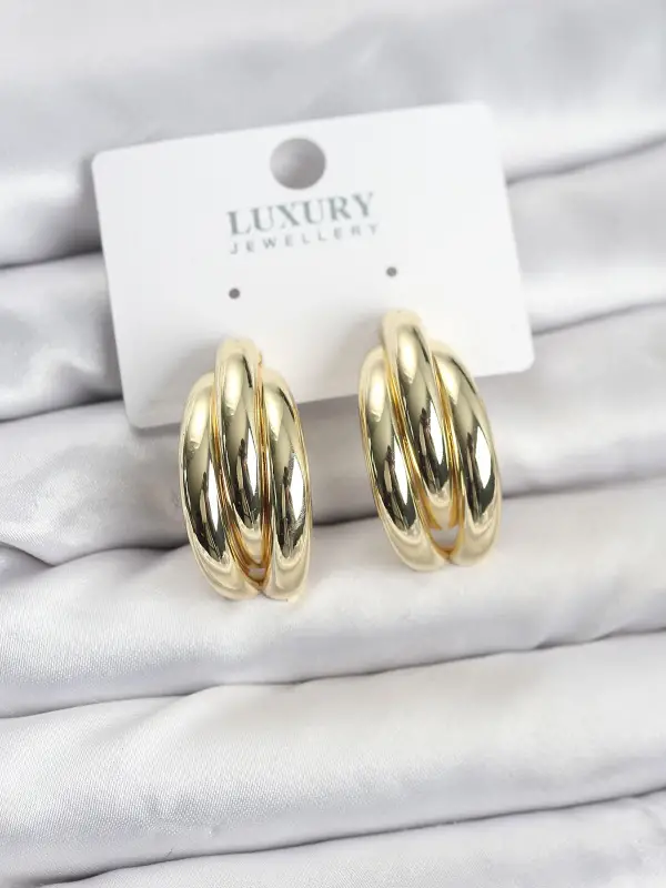 Gold Renk Pirinç Yarım Halka Model Kadın Küpe
