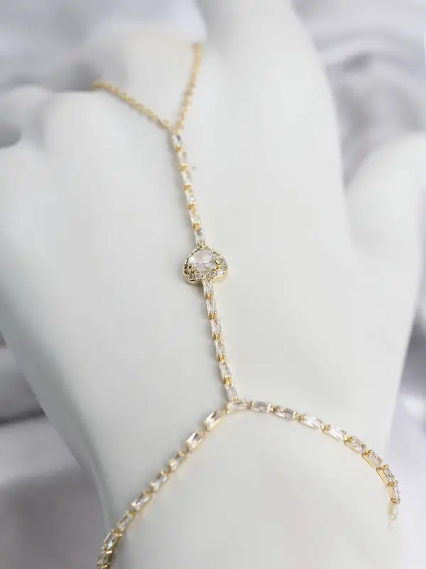 Gold Renk Pirinç Zirkon Taşlı Kalp Model Şahmeran