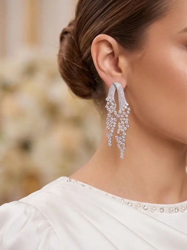 Gümüş Renk Zirkon Taşlı Çelenk Model Kadın Abiye Küpe
