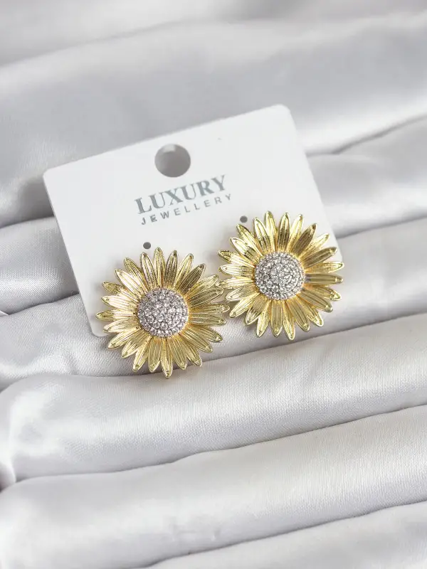Papatya Model Zirkon Taşlı Pirinç Gold Renk Kadın Küpe