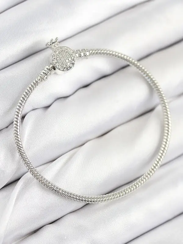 Pirinç Charm Zirkon Taşlı Taç Model Gümüş Renk Kadın Bileklik