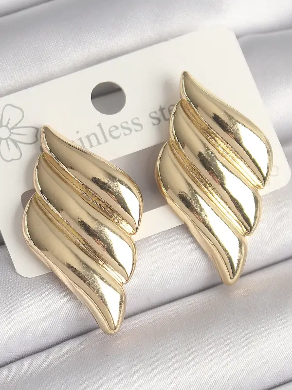 Pirinç Gold Renk 3 Sıralı Dalgalı Model Kadın Küpe