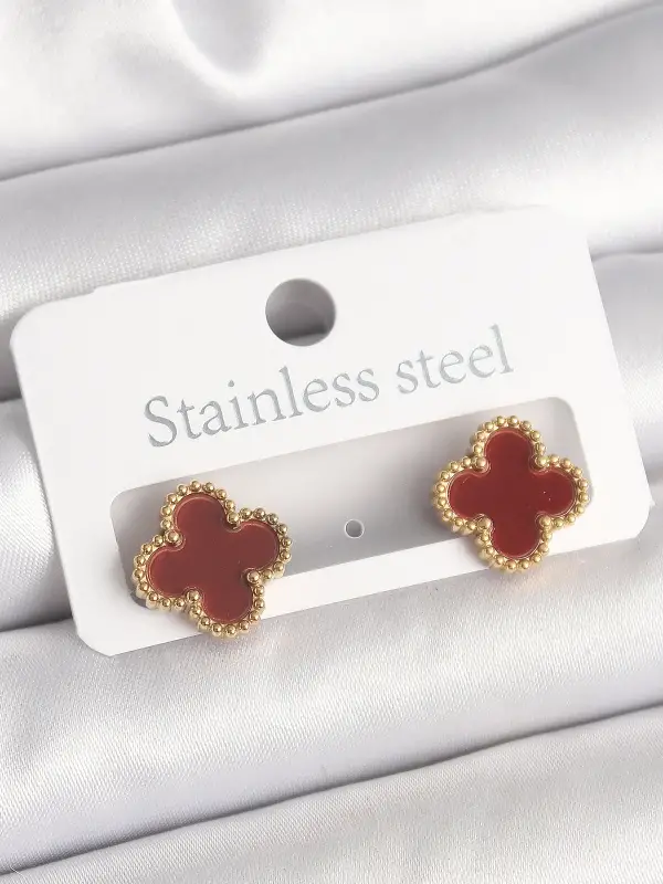 Pirinç Gold Renk Bordo Yonca Model Kadın Küpe