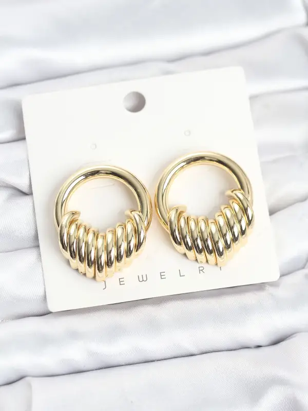 Pirinç Gold Renk Halka Sarmal Model Vintage Kadın Küpe
