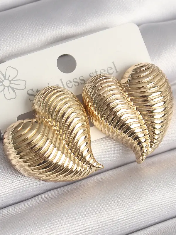 Pirinç Gold Renk İşlemeli Bomba Kalp Model Kadın Küpe