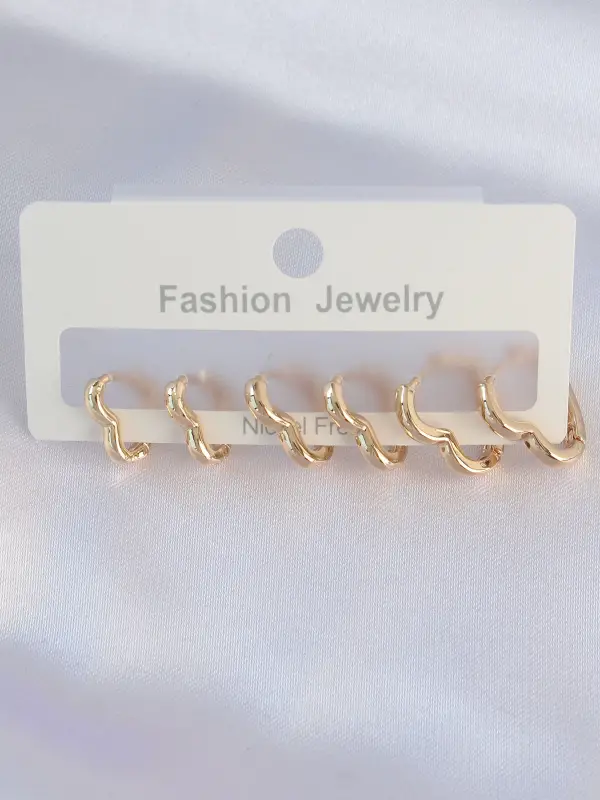 Pirinç Gold Renk Kalp Model Küpe Seti