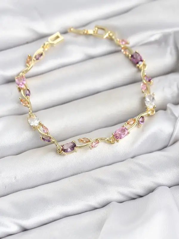 Pirinç Gold Renk Pembe ve Mor Zirkon Taşlı Çiçek Model Kadın Bileklik