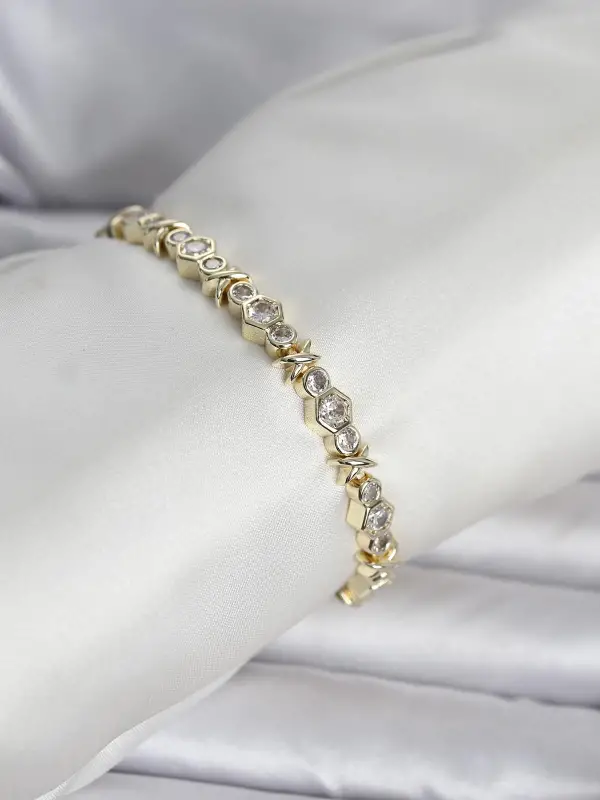 Pirinç Gold Renk Petek Model Zirkon Taşlı Kadın Bileklik