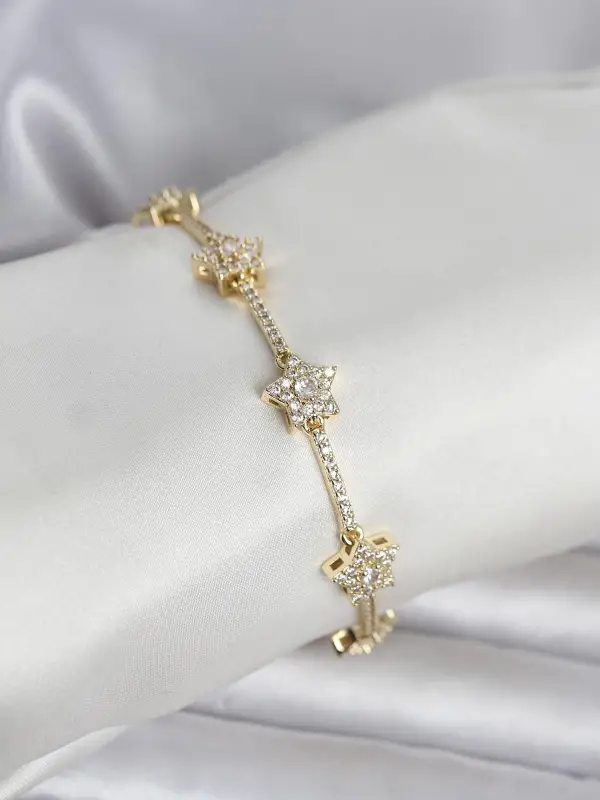 Pirinç Gold Renk Yıldız Model Zirkon Taşlı Kadın Bileklik