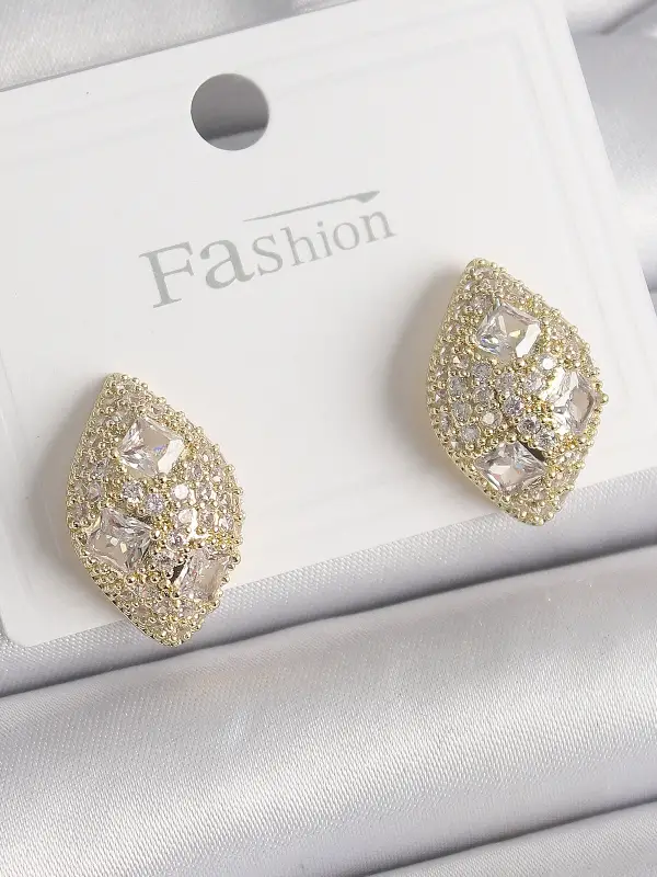 Pirinç Gold Renk Zirkon Taş İşlemeli Damla Model Kadın Küpe