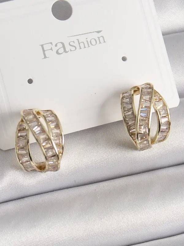 Pirinç Gold Renk Zirkon Taşlı Düğüm Halka Model Kadın Küpe