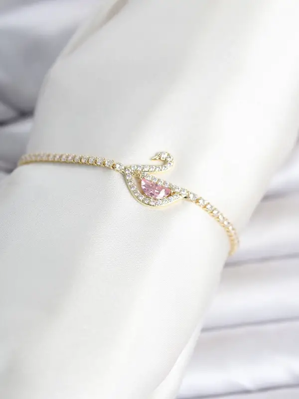 Pirinç Gold Renk Zirkon Taşlı Swan Model Su Yolu Kadın Bileklik