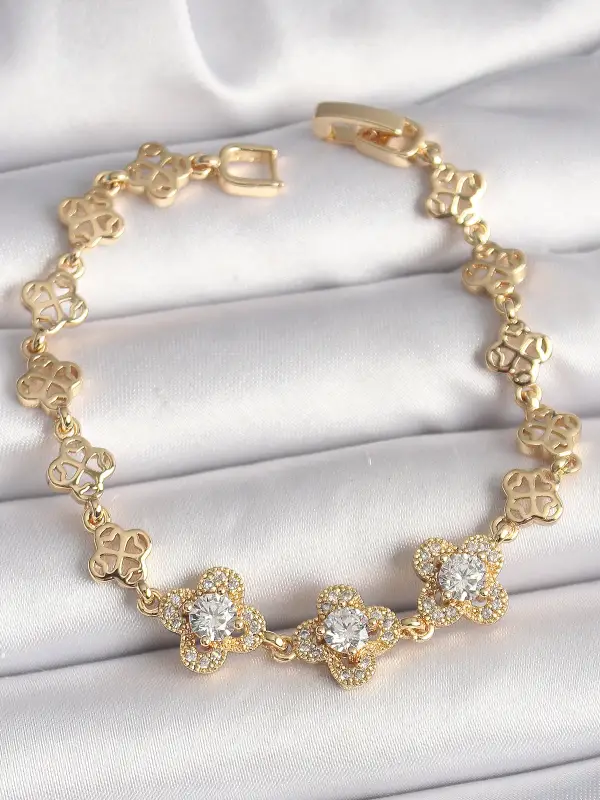 Pirinç Gold Renk Zirkon Taşlı Yonca Model Kadın Bileklik