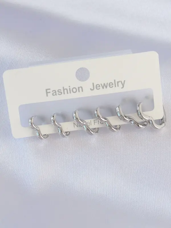 Pirinç Gümüş Renk Kalp Model Küpe Seti
