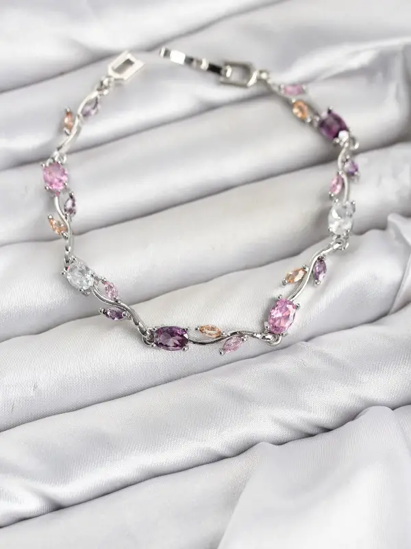 Pirinç Gümüş Renk Pembe ve Mor Zirkon Taşlı Çiçek Model Kadın Bileklik