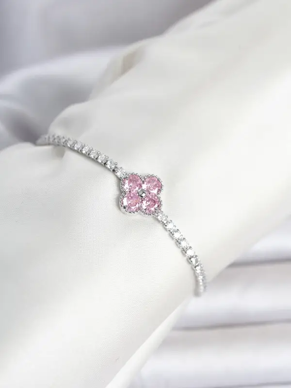 Pirinç Gümüş Renk Pembe Zirkon Taşlı Yonca Model Su Yolu Kadın Bileklik