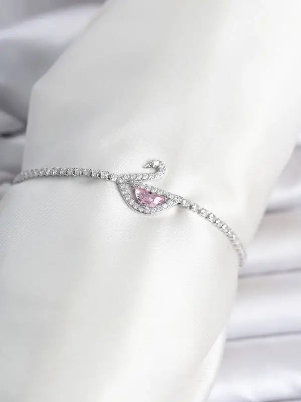 Pirinç Gümüş Renk Zirkon Taşlı Swan Model Su Yolu Kadın Bileklik