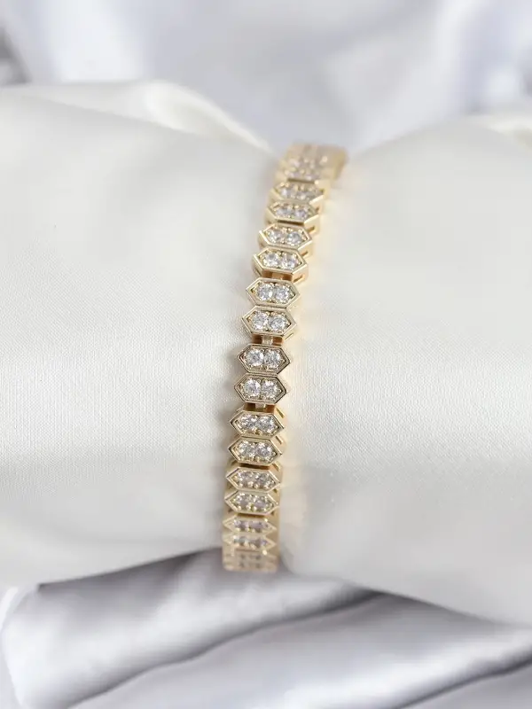 Pirinç VIP Seri Gold Renk Zirkon Taşlı Kadın Bileklik