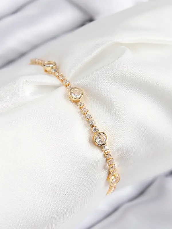 Pirinç Zirkon Taşlı Daire Model Gold Renk Asansörlü Kadın Bileklik