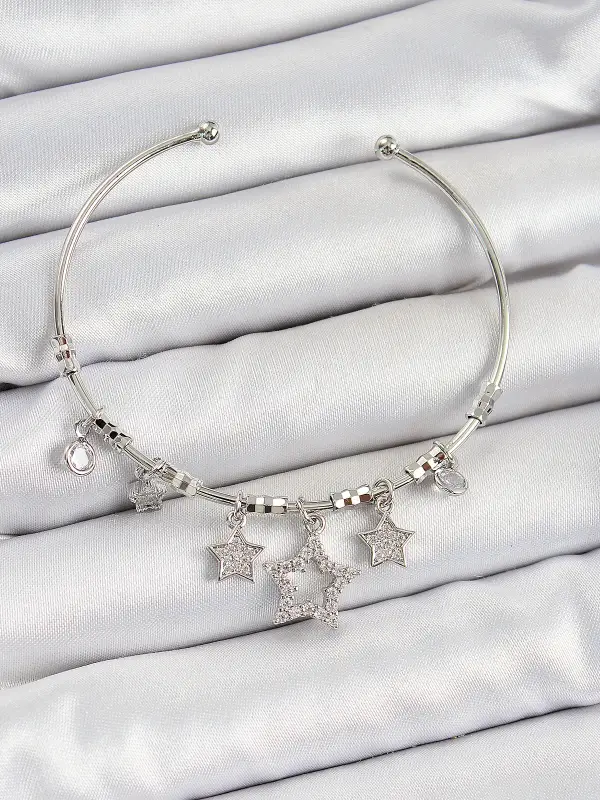 Pirinç Zirkon Taşlı Yıldız Model Gümüş Renk Charm Bileklik