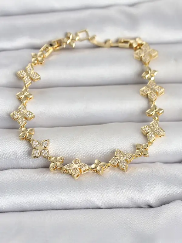 Pirinç Zirkon Taşlı Yonca Model Gold Renk Kadın Bileklik