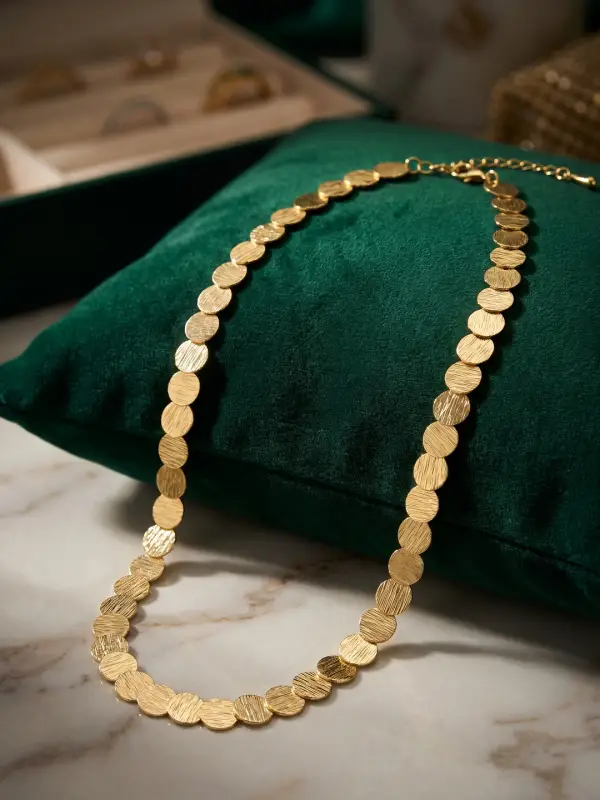 Plaka Model Gold Renk Pirinç Kadın Kolye
