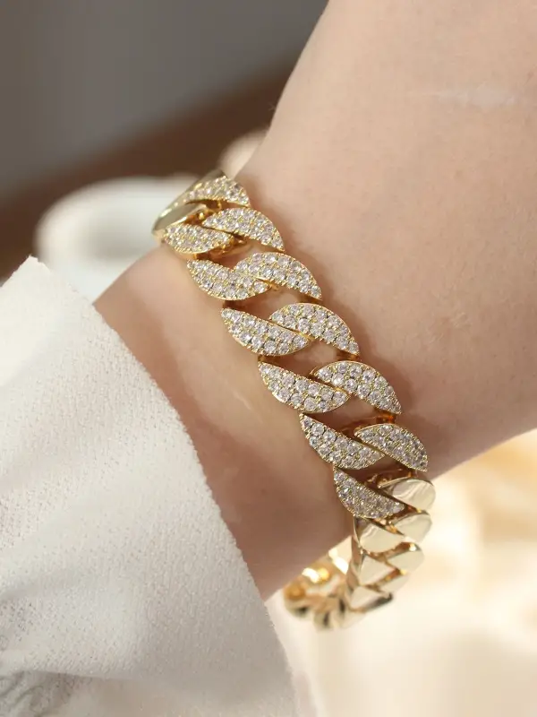 Vip Seri Pirinç Ortası Zirkon Taşlı Gold Renk Gurmet Bileklik