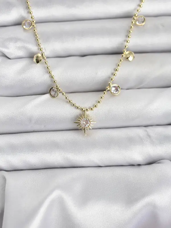 Zirkon Taşlı Kutup Yıldızı Model Pirinç Gold Renk Kadın Kolye