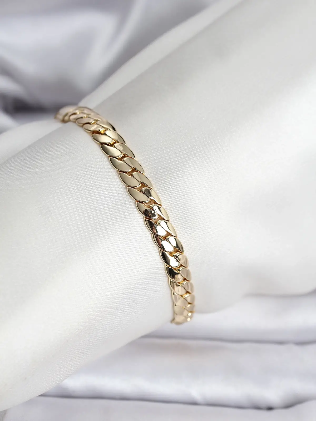 14K Gold Renk Kaplama Ezme Zincir Model Kadın Bileklik