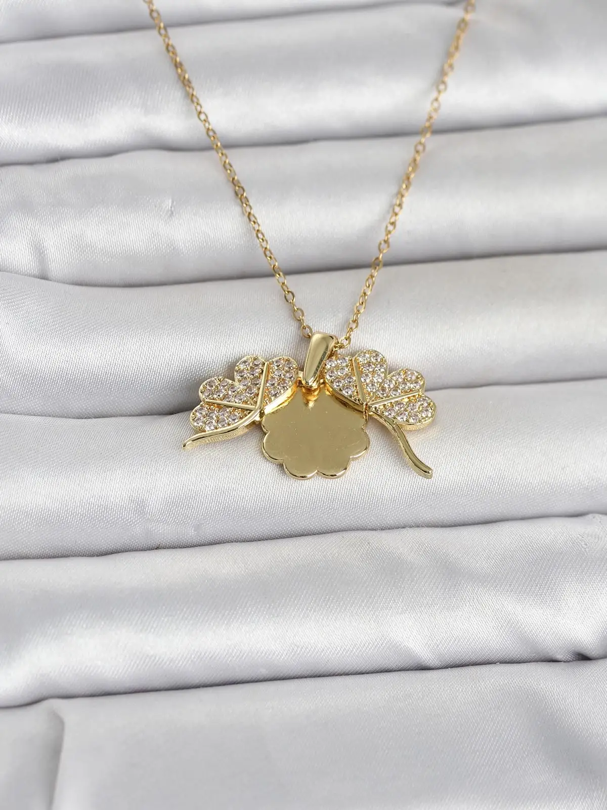316L Çelik Gold Renk Açılabilir Yonca Model Zirkon Taşlı Kadın Kolye