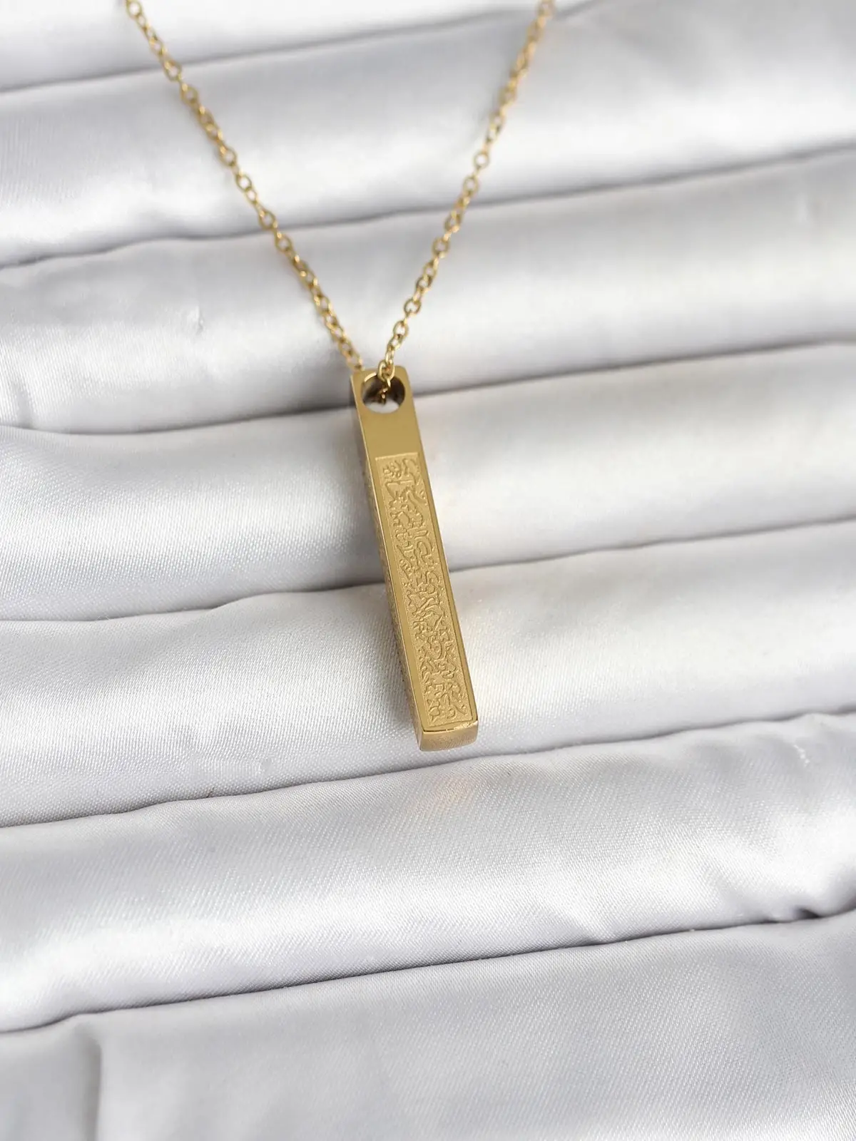 316L Çelik Gold Renk Ayetel Kürsi Yazılı Bar Çubuk Kolye