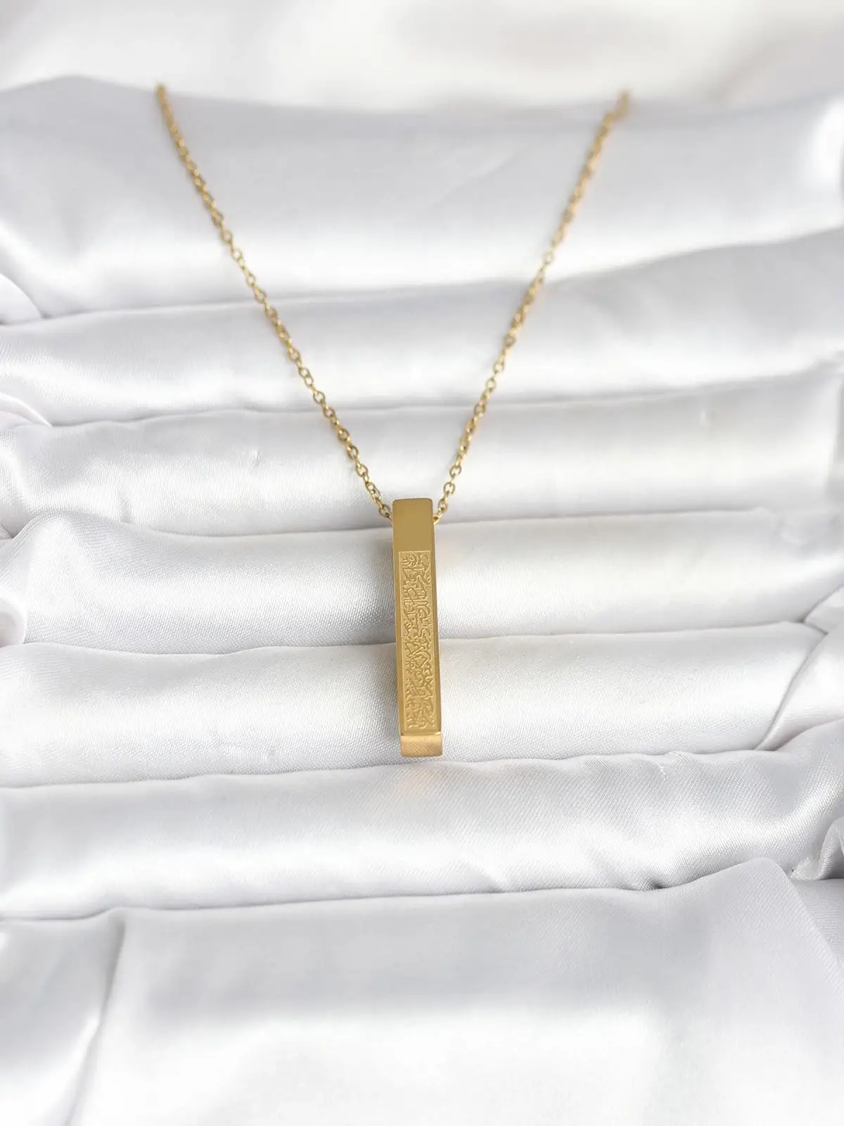 316L Çelik Gold Renk Ayetel Kürsi Yazılı Bar Çubuk Kolye