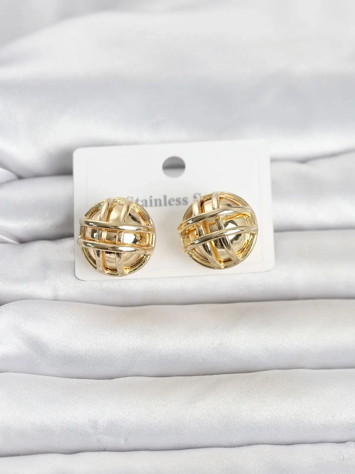 316L Çelik Gold Renk Desenli Top Model Kadın Küpe