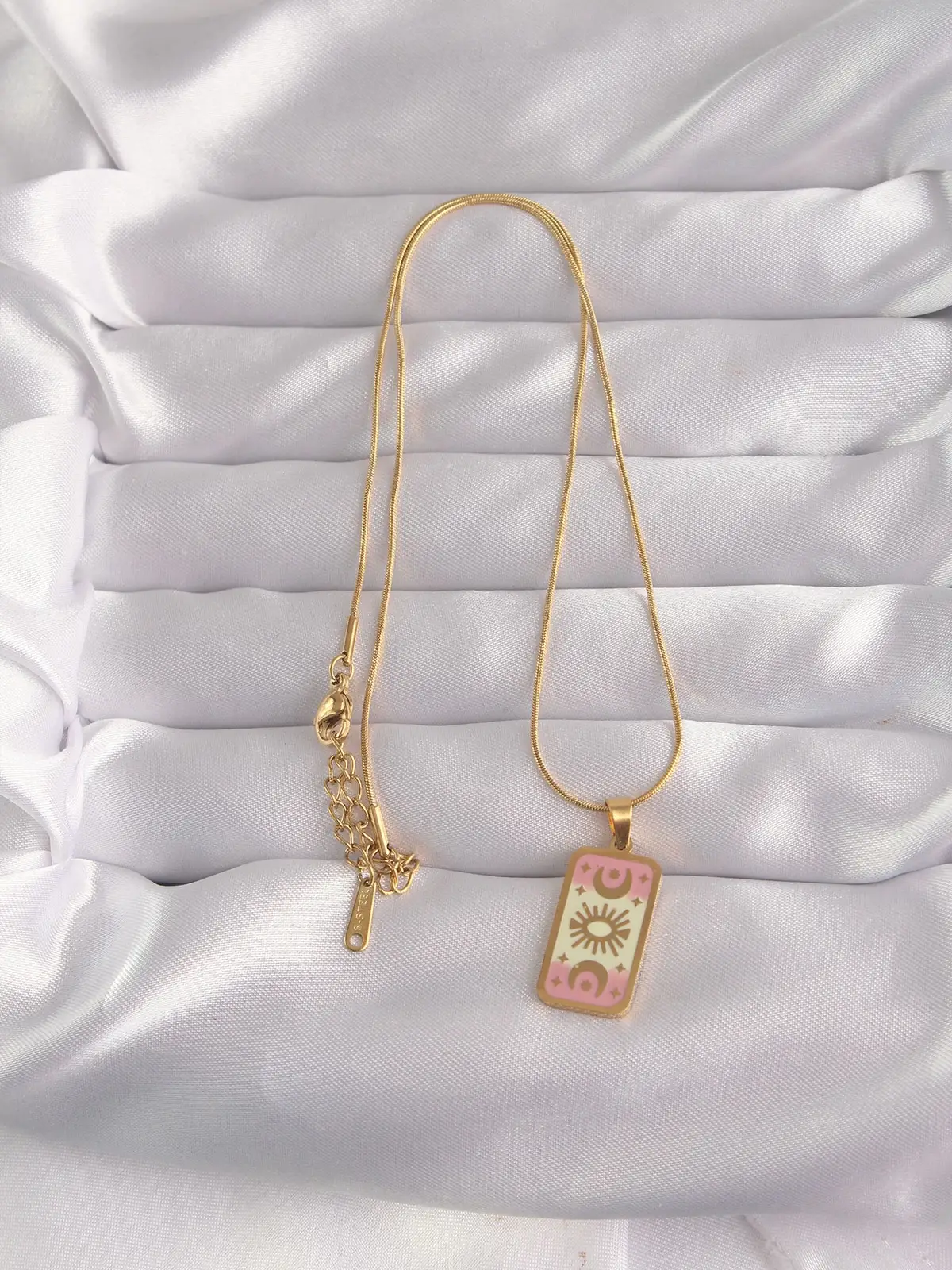 316L Çelik Gold Renk Karışık Mineli Ay Figür Tarot Kolye