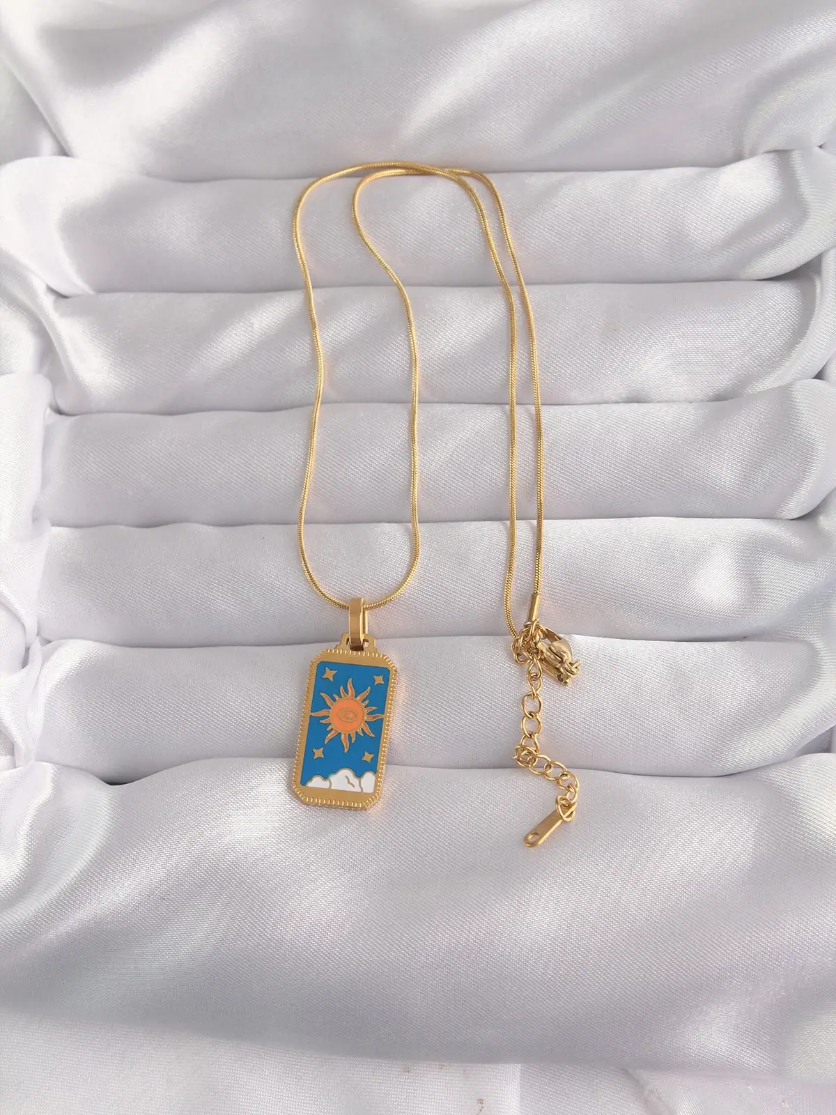 316L Çelik Gold Renk Mavi Mineli Güneş Model Tarot Kolye