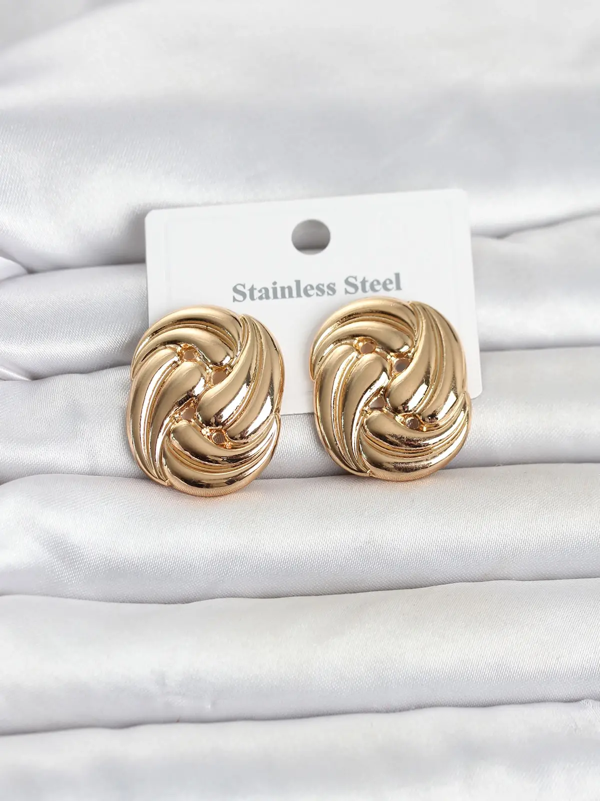 316L Çelik Gold Renk Motif Desen Model Kadın Küpe