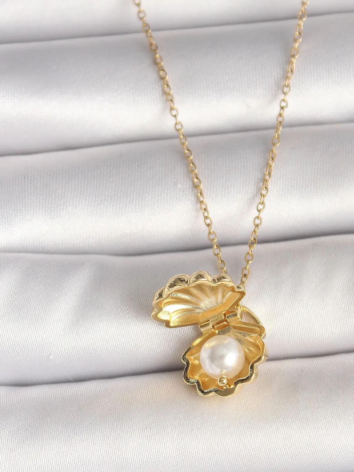 316L Çelik Gold Renk Zincir Açılır İncili Midye Model Kadın Kolye