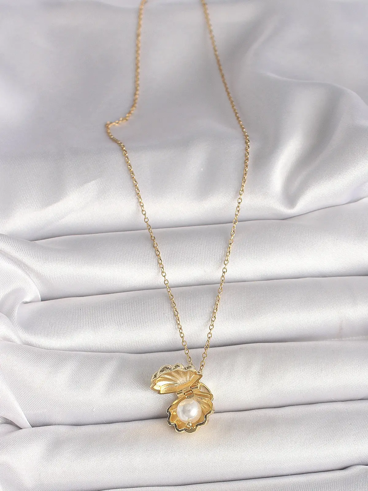 316L Çelik Gold Renk Zincir Açılır İncili Midye Model Kadın Kolye